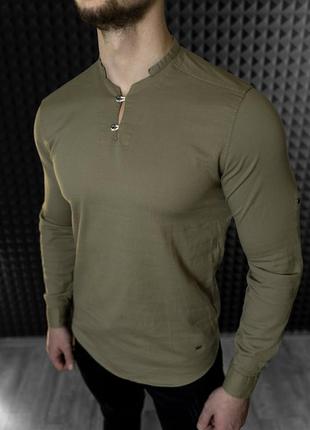 Рубашка мужская приталенная лонгслив - оливковый цвет/без ворота2 фото