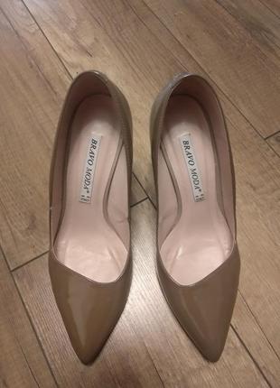 Лаковані шкіряні туфлі bravo moda