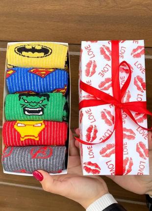 Подарунковий комплект шкарпеток чоловічих високих весна осінь прикольних з яскравими супергероями marvel 40-45 5 пар