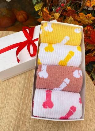 Модний бокс жіночих шкарпеток на 4 пари 36-41 р різнобарвні, високі та якісні демісезонні з принтом яскраві5 фото