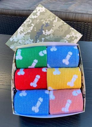 Святковий набір жіночих шкарпеток на 6 пар 36-41 р з яскравим принтом високі та якісні м'які та різнобарвні