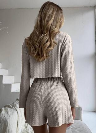 Очень крутой женский костюм для дома: шорты + топ (пижама)3 фото