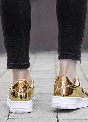 Шикарные кроссовки nike air force 1 sp liquid metal gold4 фото