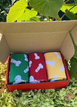 Бокс шкарпеток жіночих довгих демісезонних яскравих з незвичайним принтом 36-41 на 3 пари в подарунковій упаковці7 фото