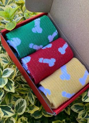 Бокс шкарпеток жіночих довгих демісезонних яскравих з незвичайним принтом 36-41 на 3 пари в подарунковій упаковці3 фото