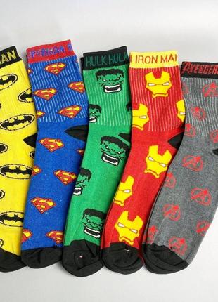 Бокс носков мужских высоких демисезонных разноцветных с яркими героями marvel 40-45 5 шт в подарочной упаковке4 фото