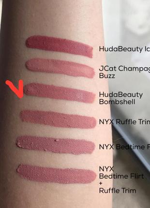 Жидкая стойкая матовая помада для губ huda beauty deluxe liquid matte ultra-comfort transfer-proof lipstick7 фото