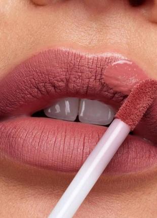 Жидкая стойкая матовая помада для губ huda beauty deluxe liquid matte ultra-comfort transfer-proof lipstick4 фото