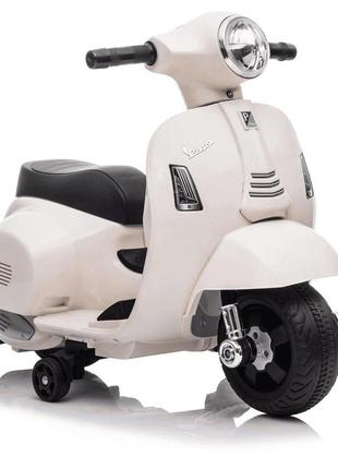 Дитячий електричний скутер sun baby scooter vespa (білий)