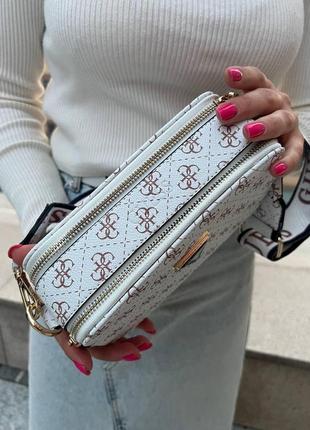 Женская сумка из эко-кожи guess snapshot белого цвета молодежная, брендовая сумка через плечо2 фото