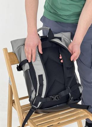 Рюкзак роллтоп для ноутбука rolltop для путешествий серого цвета из экокожи6 фото