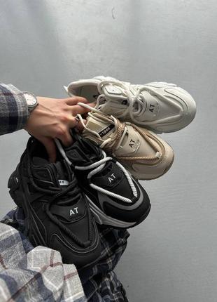 Кросівки масивні у чотирьох кольорах білий беж чорний та чб на стильних шнурівках трендові