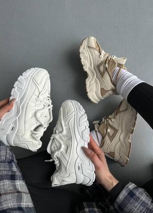 Кросівки масивні у чотирьох кольорах білий беж чорний та чб на стильних шнурівках трендові