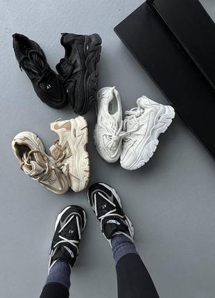 Кроссовки массивные в четырех цветах белый беж черный и чб на стильных шнуровках трендовые