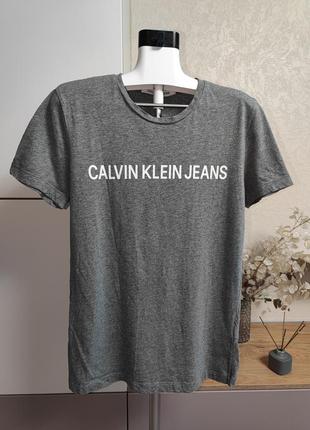 Футболка calvin klein jeans
оригінал