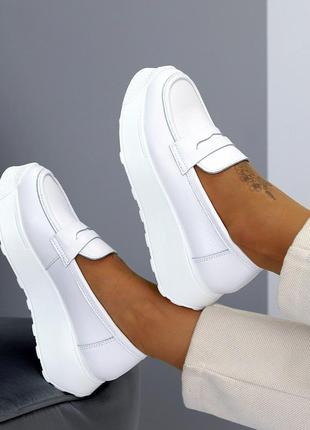 Жіночі білі туфлі лофери мокасини на платформі, женские туфли, лоферы, мокасины с натуральной кожи