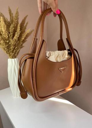 Жіноча сумка mini прада маленька коричнева сумка на плече красива легка сумка з еко-шкіри