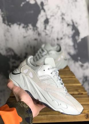 Женские кроссовки adidas yeezy boost 700 люкс качество