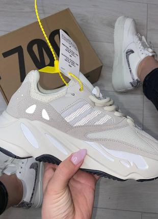 Жіночі кросівки adidas yeezy boost 700 люкс якість