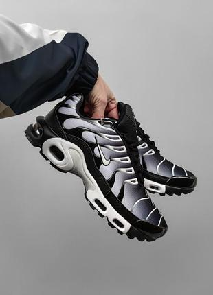 Мужские кроссовки черные с белым в стиле nike air max tn black/white