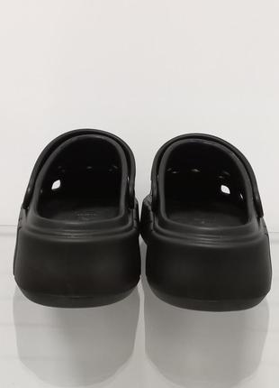 Женские черные кроксы шлепанцы на высокой платформе9 фото