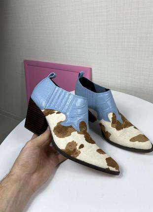 Kurt geiger козаки ботильйони на каблуку шкіряні яскраві2 фото