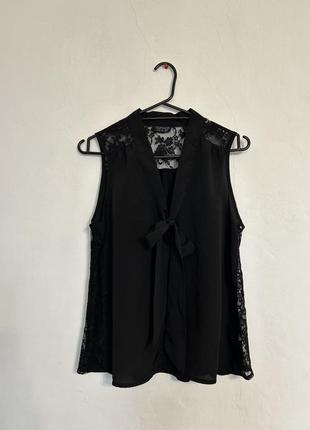 Topshop майка блуза топ на пуговицах с гепюровыми вставками v подобно декольте бант на завязках