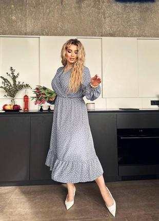 Платье миди батал в горошек бежевое коричневое серое чёрное с декольте на запах с рукавами фонариками а силуэта талия на резинке софт - шёлк