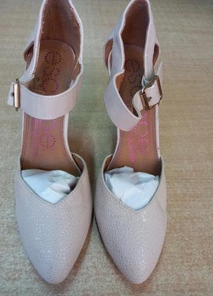 Босоножки escape размер 40