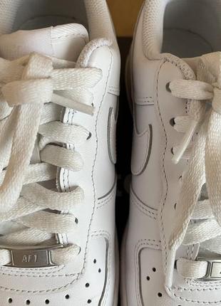 Жіночі кеди nike airforce 1 '07 triple white5 фото