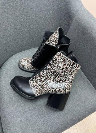 Ботильоны ботинки на каблуке из эксклюзивной кожи с принтом леопард3 фото
