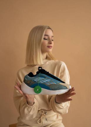 Жіночі кросівки adidas yeezy boost 700 v3 люкс якість