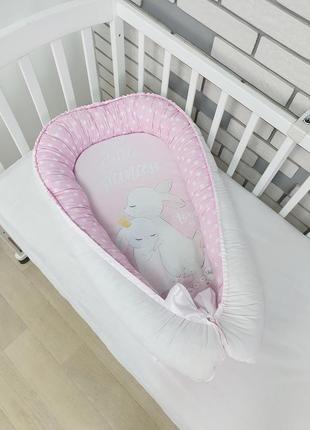 Кокон - гнездышко для новорожденного съемным матрасиком - зайки на розовом - 88х55х12см3 фото