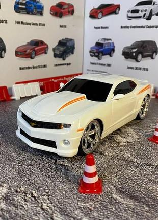 Машинка camaro на радиоуправлении белая. машинка на пульте радиоуправления