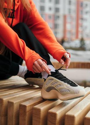Женские кроссовки adidas yeezy boost 700 v3 люкс качество
