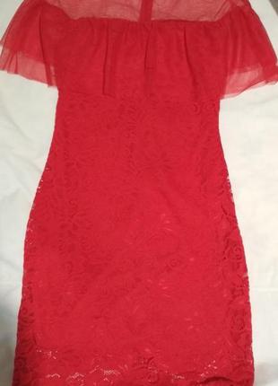 Елегантне вечірнє червоне мереживне плаття футляр італія2 фото