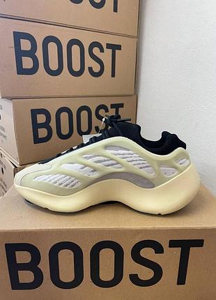 Жіночі кросівки adidas yeezy boost 700 v3 люкс якість