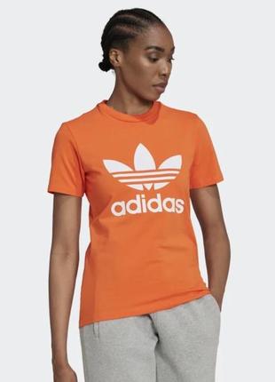 Футболка adidas