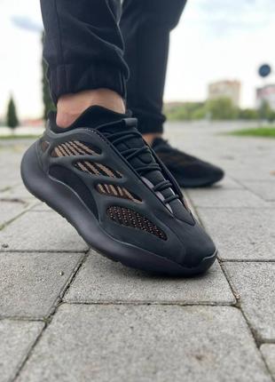 Женские кроссовки adidas yeezy boost 700 v3 люкс качество