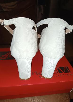 Молочные кожаные нарядные туфли angels4 фото