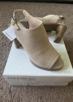 Кожаные босоножки geox из италии