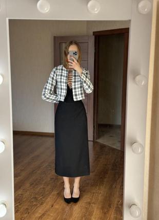 Стильная итальянская длинная  чёрная юбка миди с разрезом сзади на подкладке юбка макси