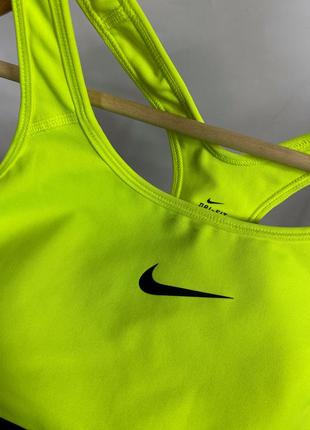 Nike жіночий спортивний топ найк розмір м3 фото