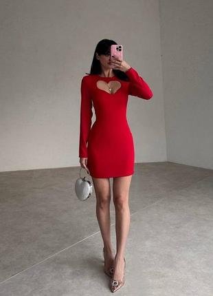 Шикарное короткое платье мини обтягивающие силуэтное с вырезом сердечком с декольте туника гольф водолазка красное чёрное вечернее