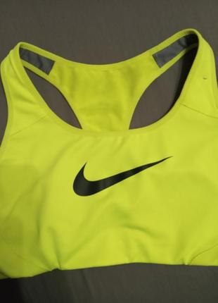 Спортивный топ nike шри-ланка