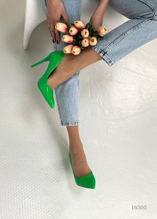 Женские туфли зеленые9 фото