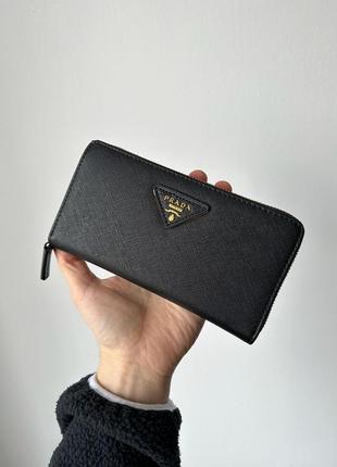 Кошелек prada leather round zippy long wallet nero black