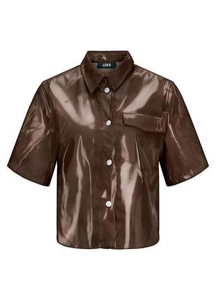 Лаковая рубашка под кожу от бренда jjxx