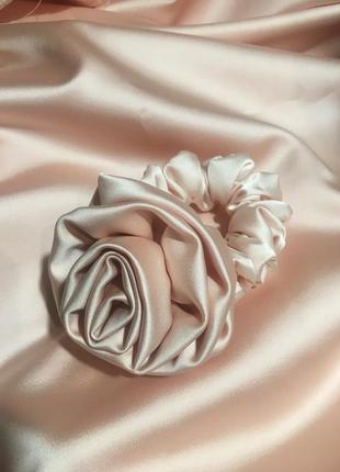 Резинка з трояндою заколка для волосся