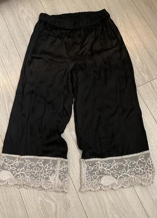 Чёрные атласные бриджи кюлоты ажур